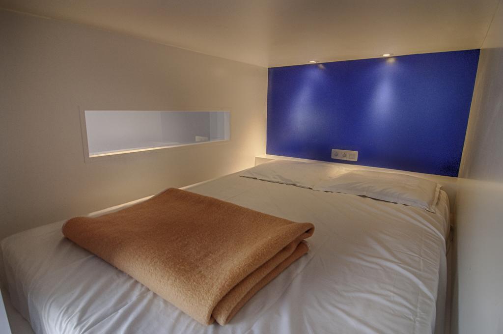 Lybeer Hostel *