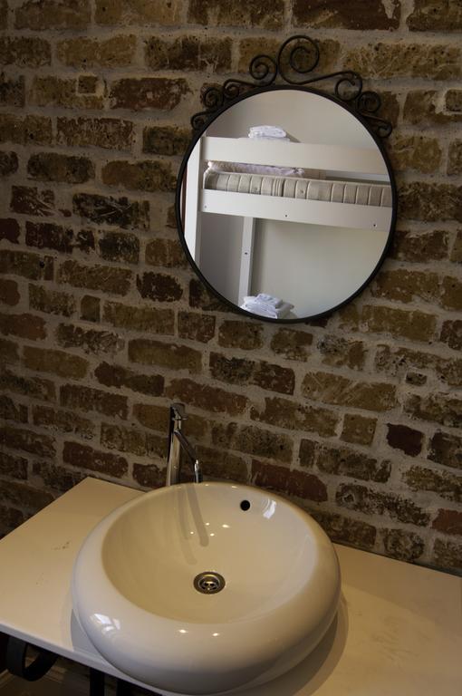 Lybeer Hostel Bruges
